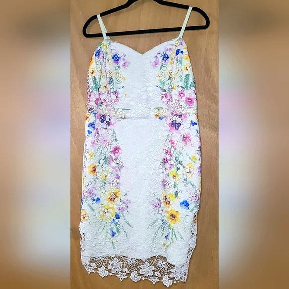 VENUS White Floral Lace Mini/Bodycon Dress • XL • LIKE NEW - Picture 1 of 2